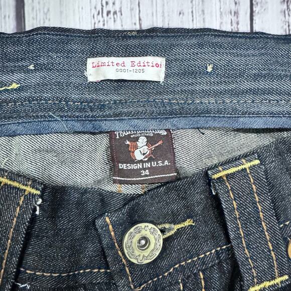 True Religion Limited Edition 20-861 Jeans 34 Dark Indigo Button Fly Classic Fit - Picture 3 of 9